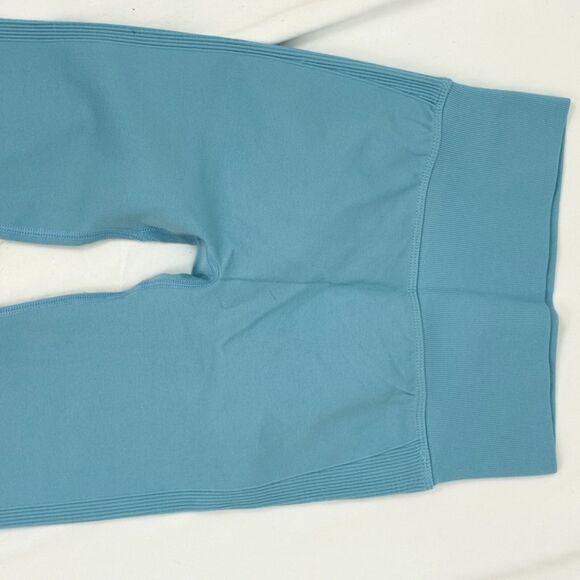 HALARA Seamless Flow Tummy Control Butt Lift Leggings 7/8 S Blue Topaz NEW B51 - Picture 5 of 6